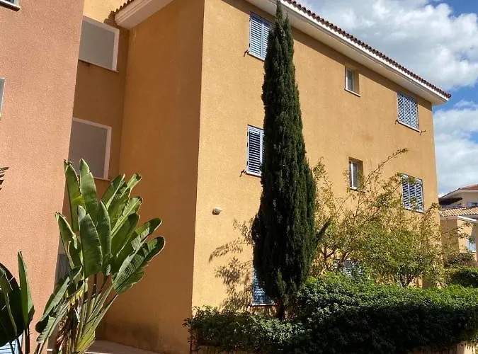 Limnaria Gardens K203 In *