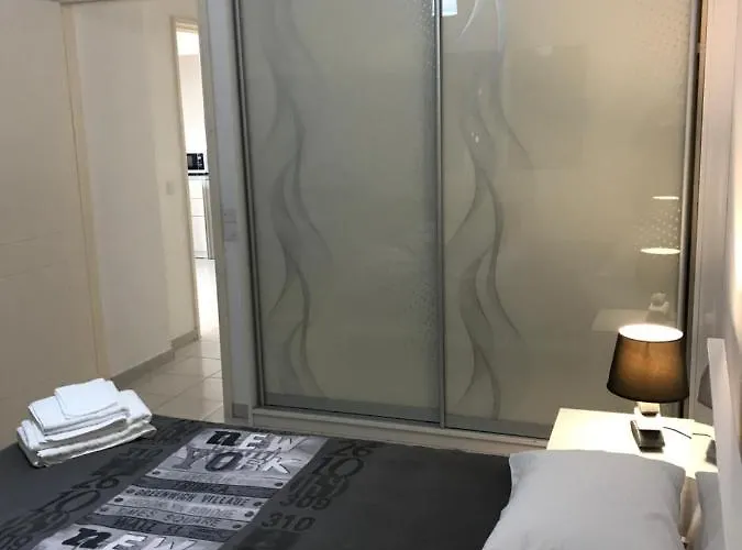 Limnaria Gardens K203 In アパート